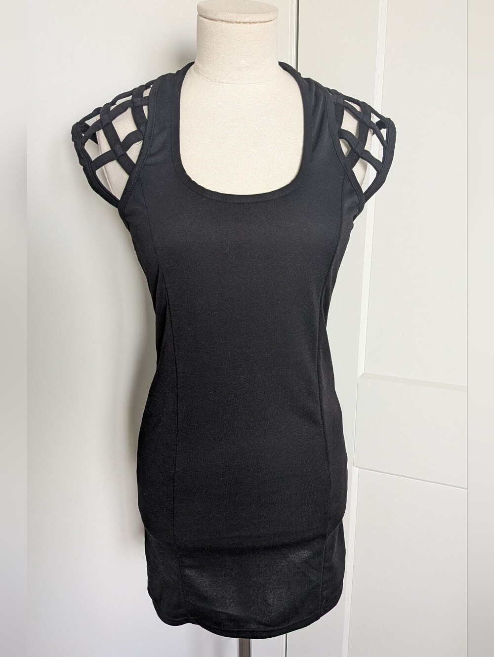 1% Y2K Black Bodycon Cage Shoulder Mini Dress Small